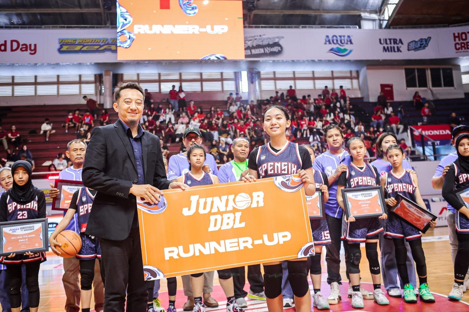 Luar Biasa! Tim Basket Putri SPENSIX Juara 2 JRBL 2026 dan Cetak Sejarah, Kapten Pica Raih MVP - Satu-satunya SMP Negeri di Final