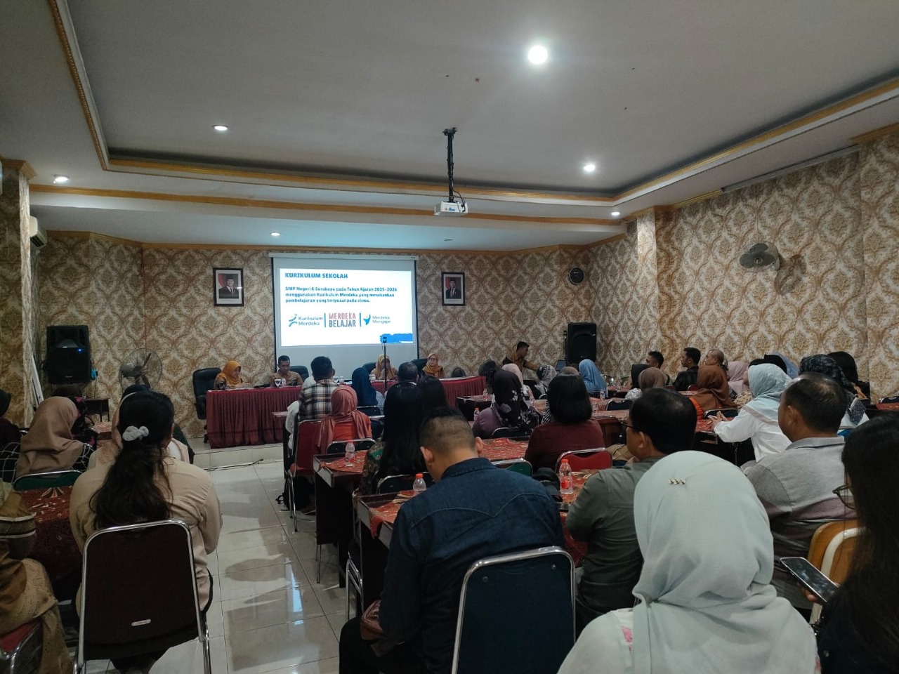 Waka Kurikulum Paparkan Implementasi Kurikulum Merdeka dalam Kegiatan MOOT SMP Negeri 6 Surabaya